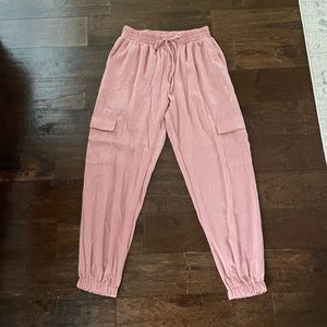 Francesca’s pink cargo pants size small